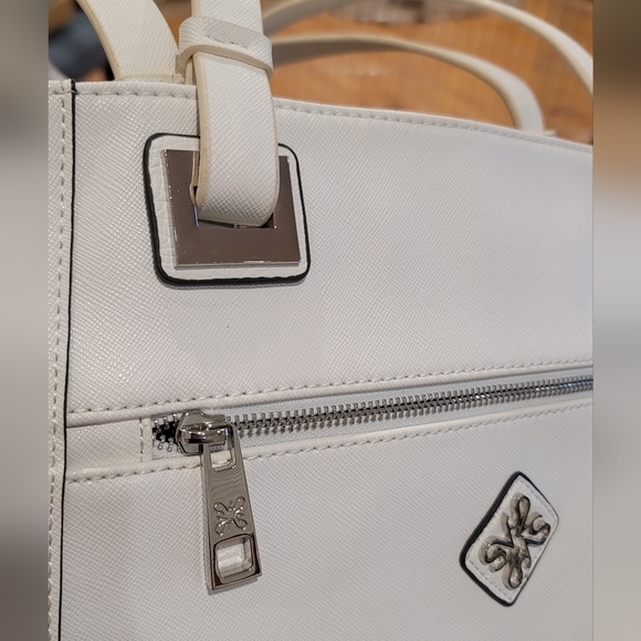 Simply Vera Tote Bag - Picture 6 of 8